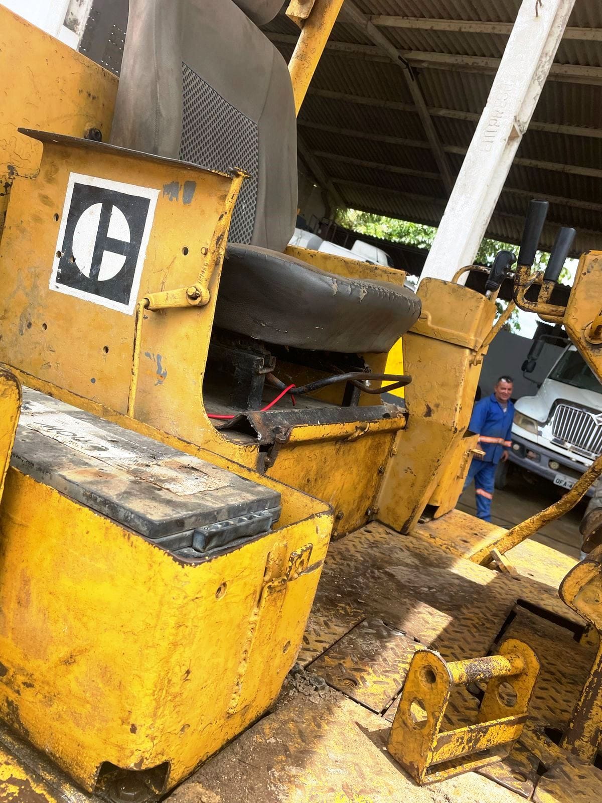 Trator de esteira Caterpillar D6CPS 1978 - Imagem 10