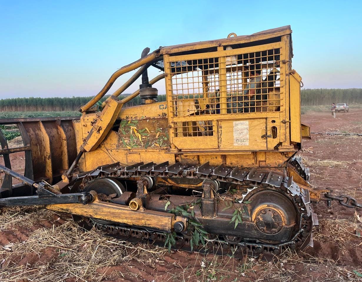 Trator de esteira Caterpillar D6DDD 1980 - Imagem 1