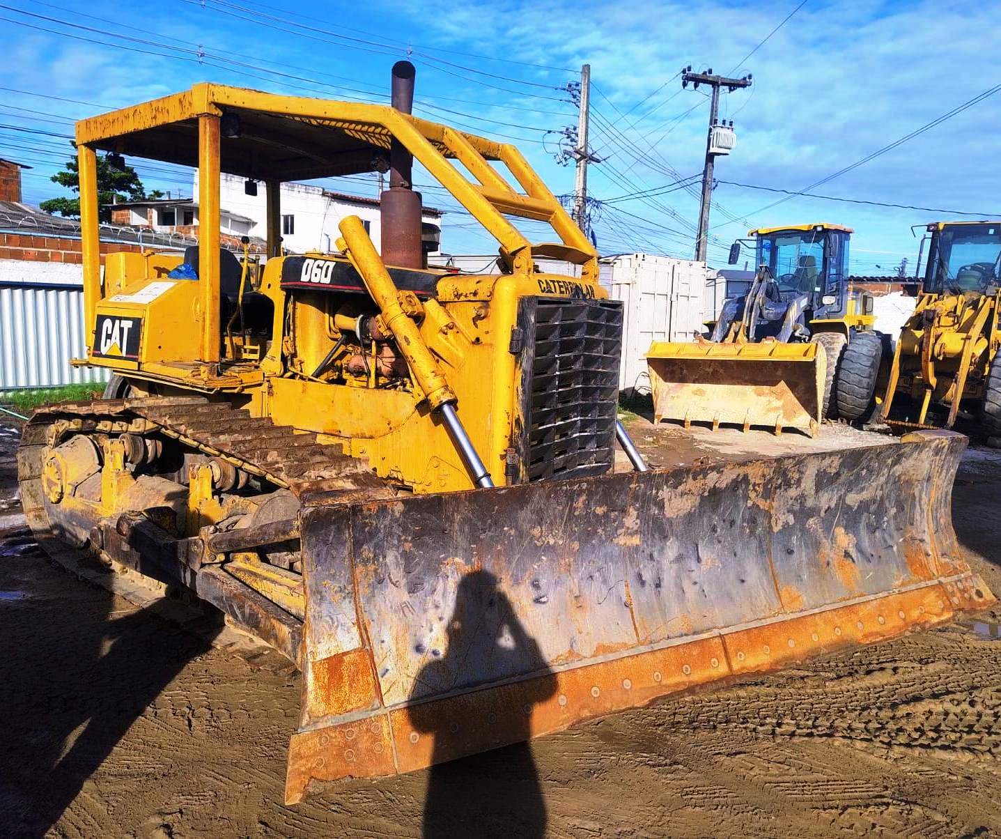 Trator de esteira Caterpillar D6DDD 1981 - Imagem 2