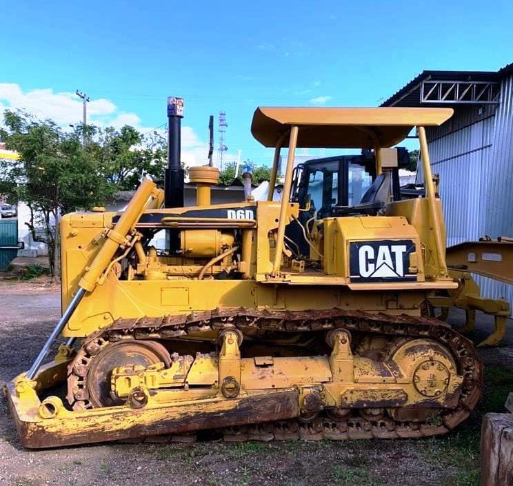 Trator de esteira Caterpillar D6DDD 1985 - Imagem 1