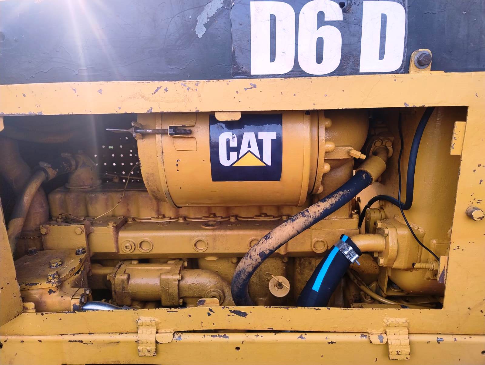 Trator de esteira Caterpillar D6DPS 1985 - Imagem 4