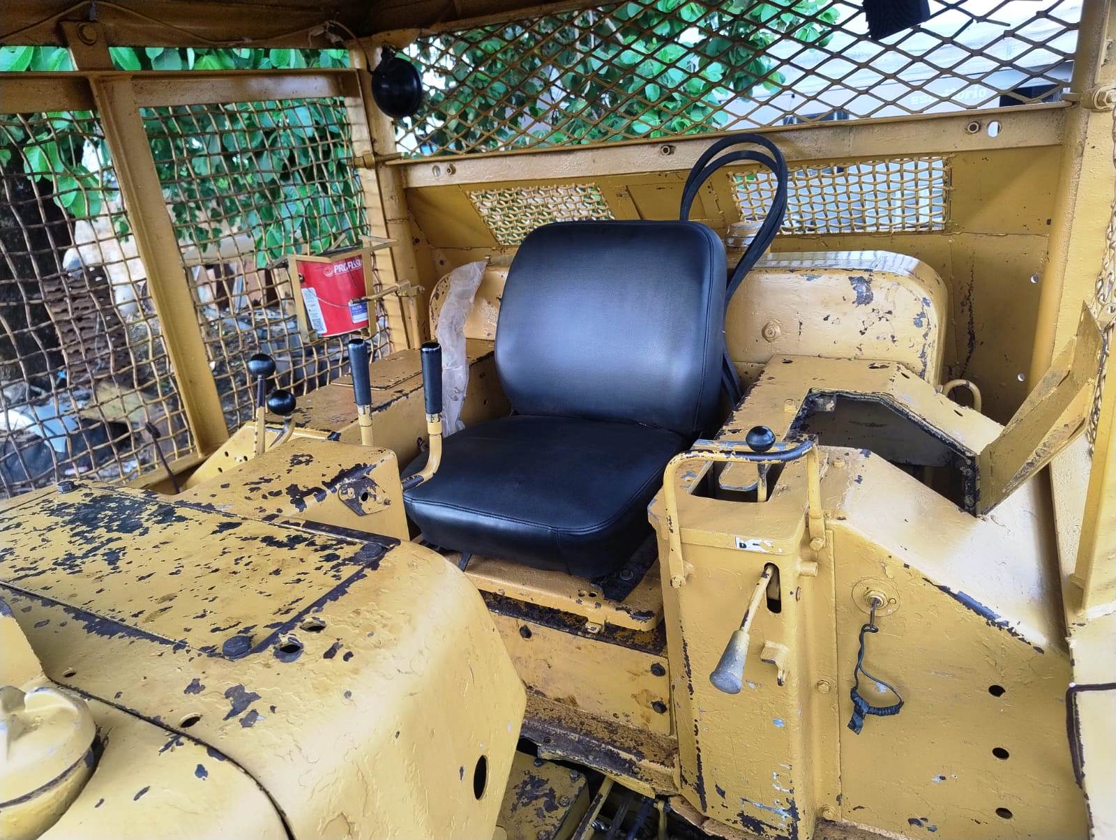 Trator de esteira Caterpillar D6DPS 1985 - Imagem 9