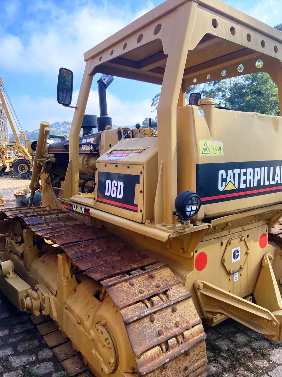 Trator de esteira Caterpillar D6DPS 1986 - Imagem 2