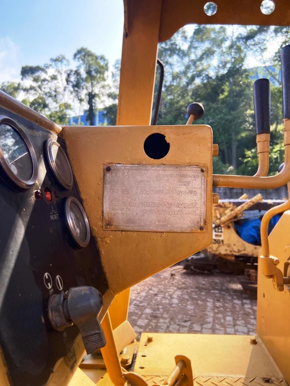 Trator de esteira Caterpillar D6DPS 1986 - Imagem 5
