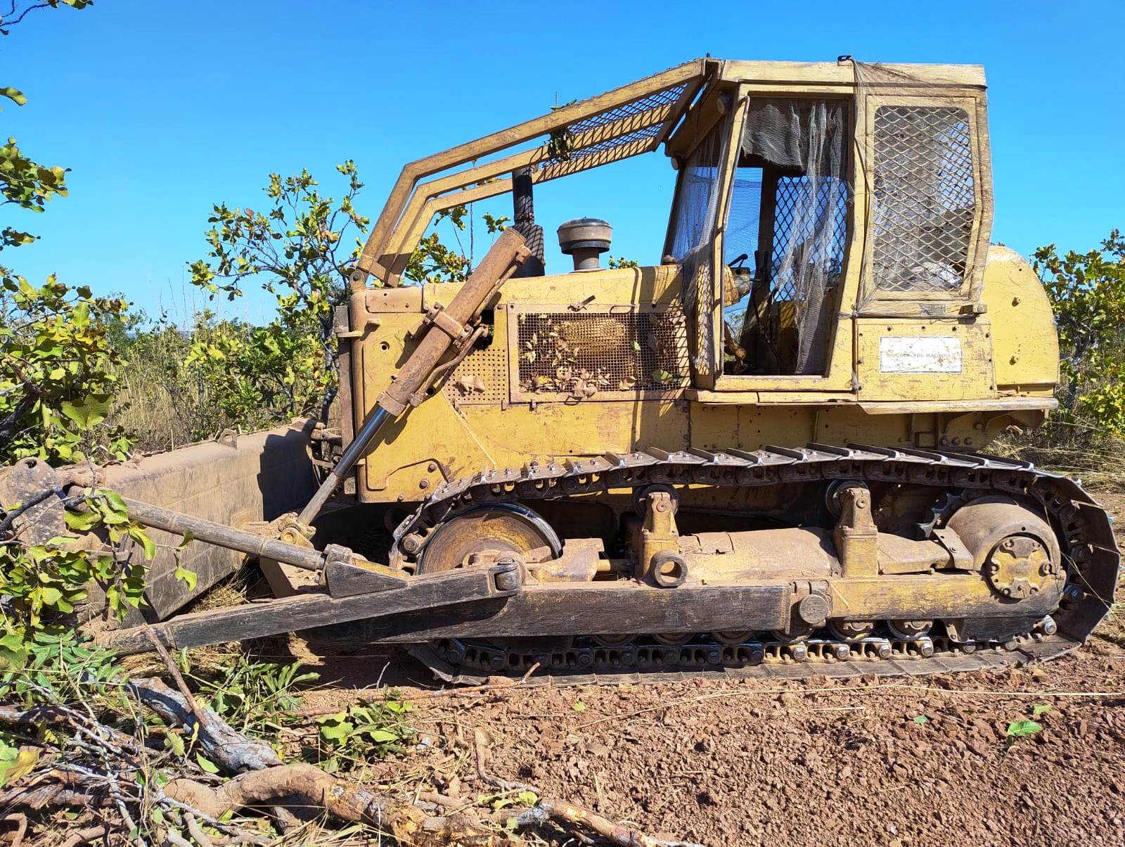 Trator de esteira Caterpillar D6DSA 1990 - Imagem 2