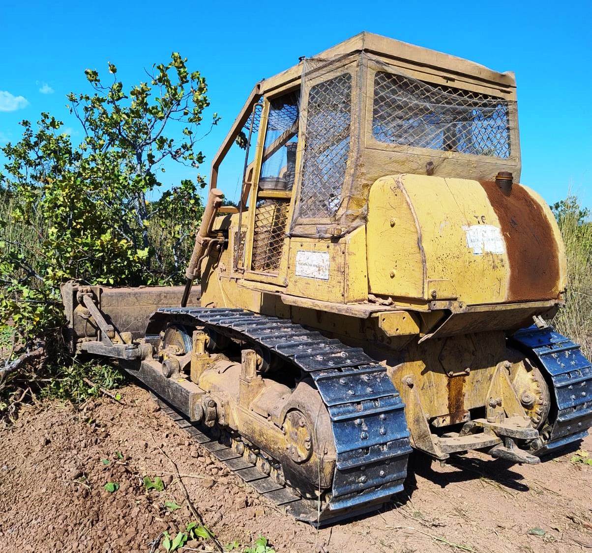 Trator de esteira Caterpillar D6DSA 1990 - Imagem 3