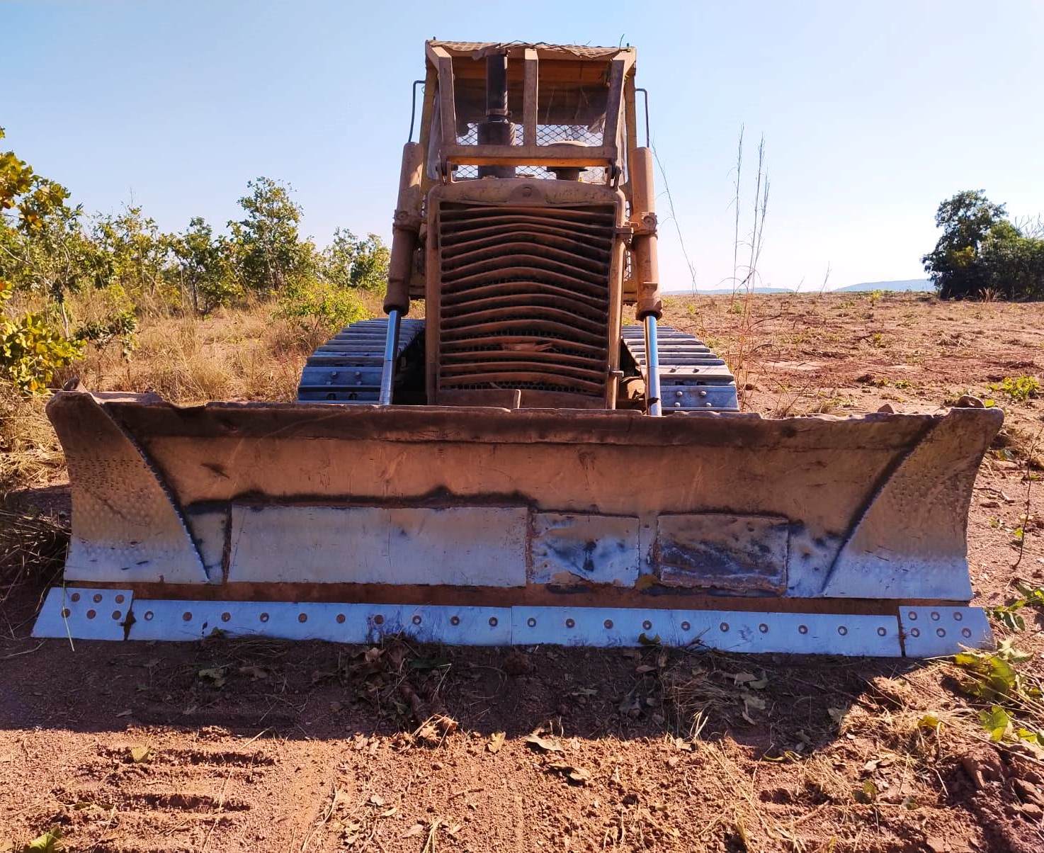 Trator de esteira Caterpillar D6DSA 1990 - Imagem 11