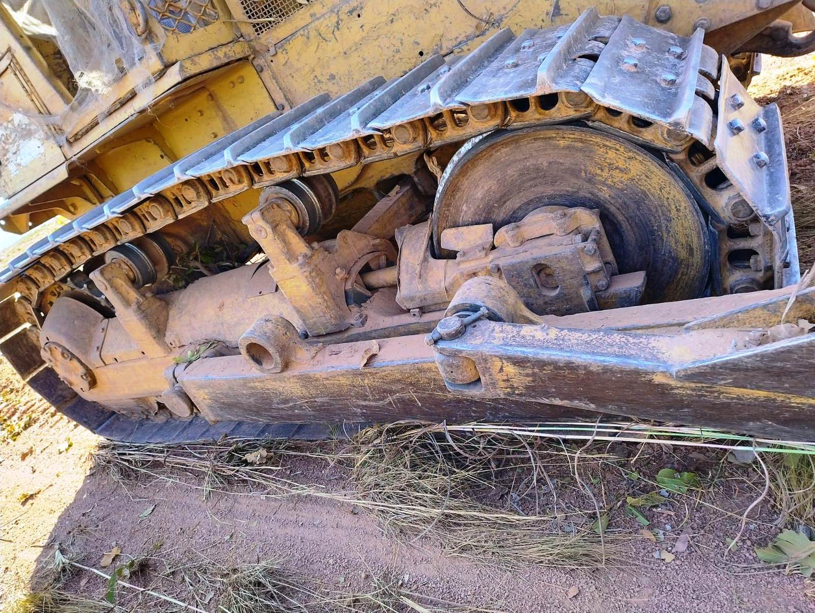 Trator de esteira Caterpillar D6DSA 1990 - Imagem 12