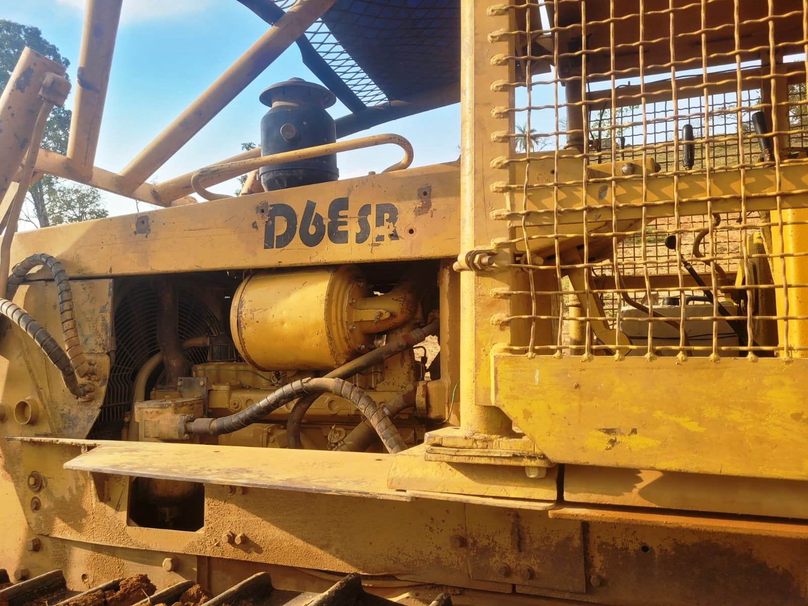 Trator de esteira Caterpillar D6ESR 1994 - Imagem 3