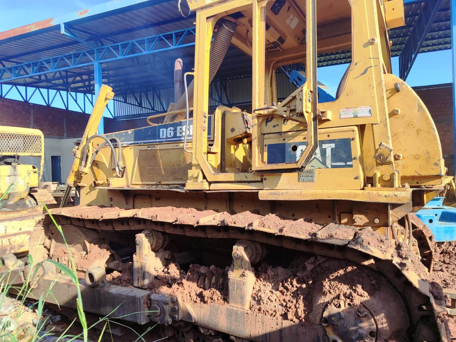 Trator de esteira Caterpillar D6ESR 1996 - Imagem 3