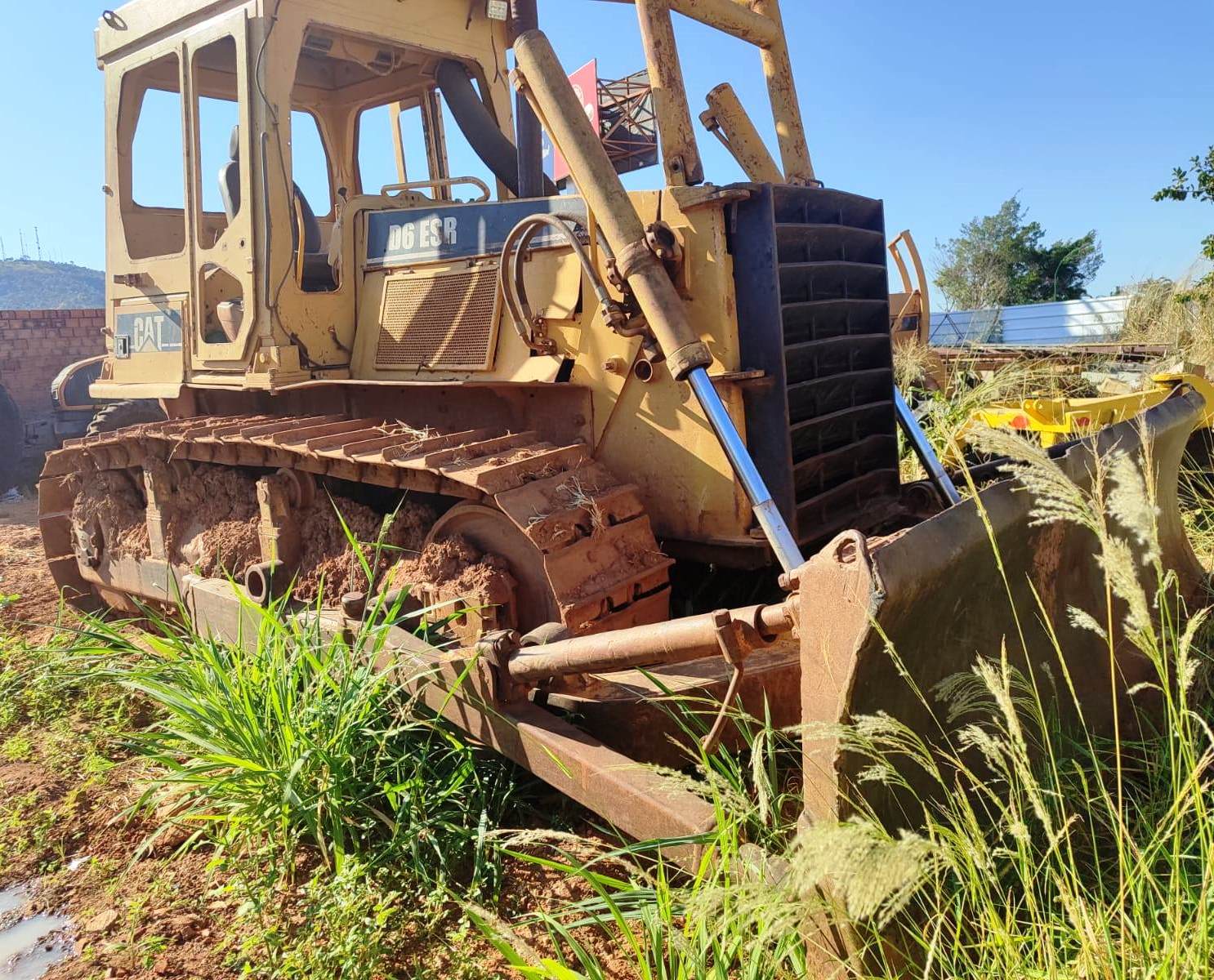 Trator de esteira Caterpillar D6ESR 1996 - Imagem 7