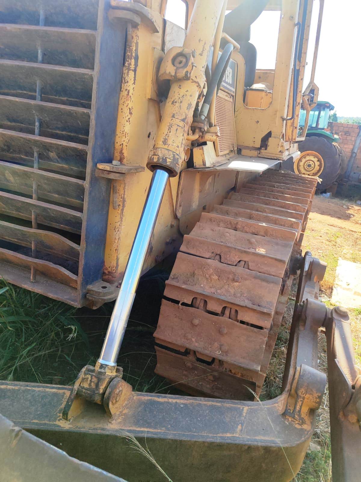 Trator de esteira Caterpillar D6ESR 1996 - Imagem 8