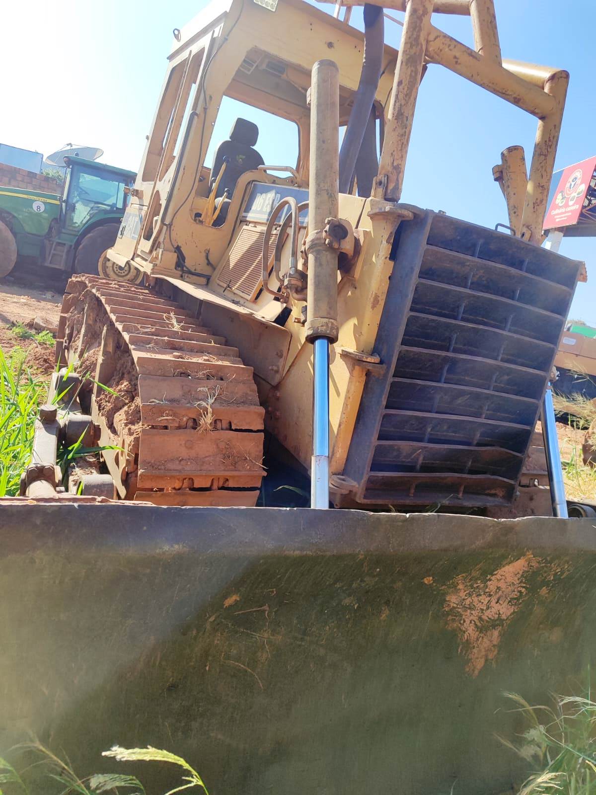 Trator de esteira Caterpillar D6ESR 1996 - Imagem 9