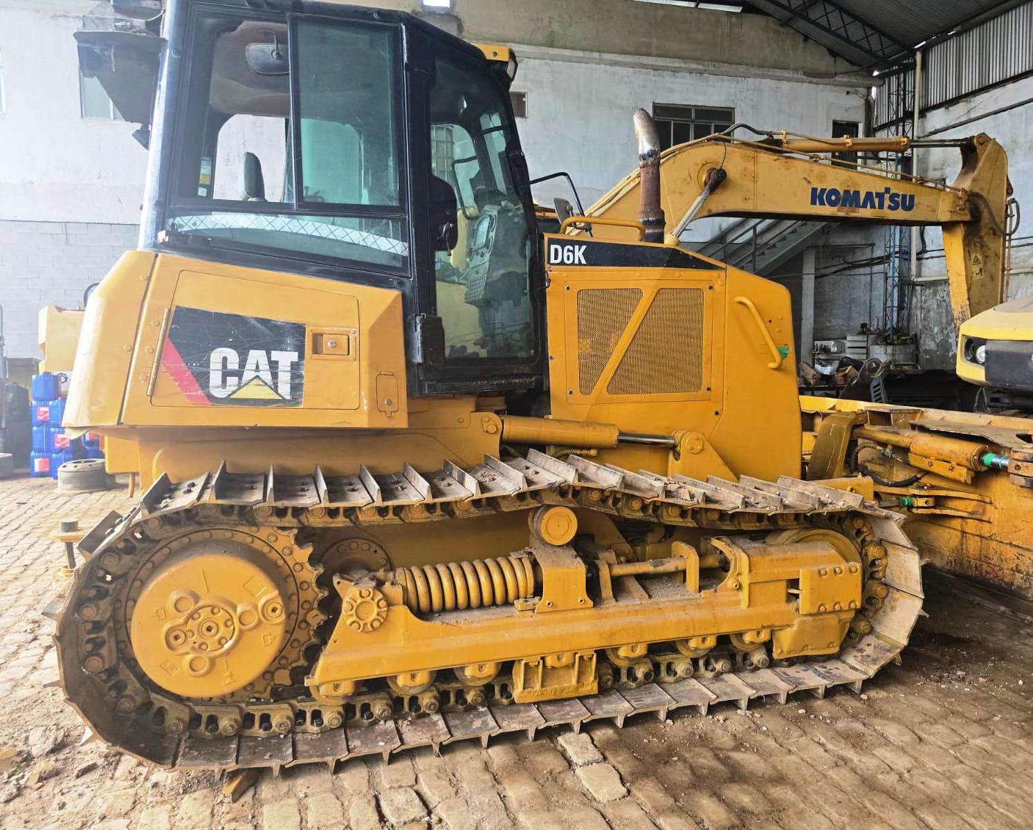Trator de esteira Caterpillar D6K 2012 - Imagem 1
