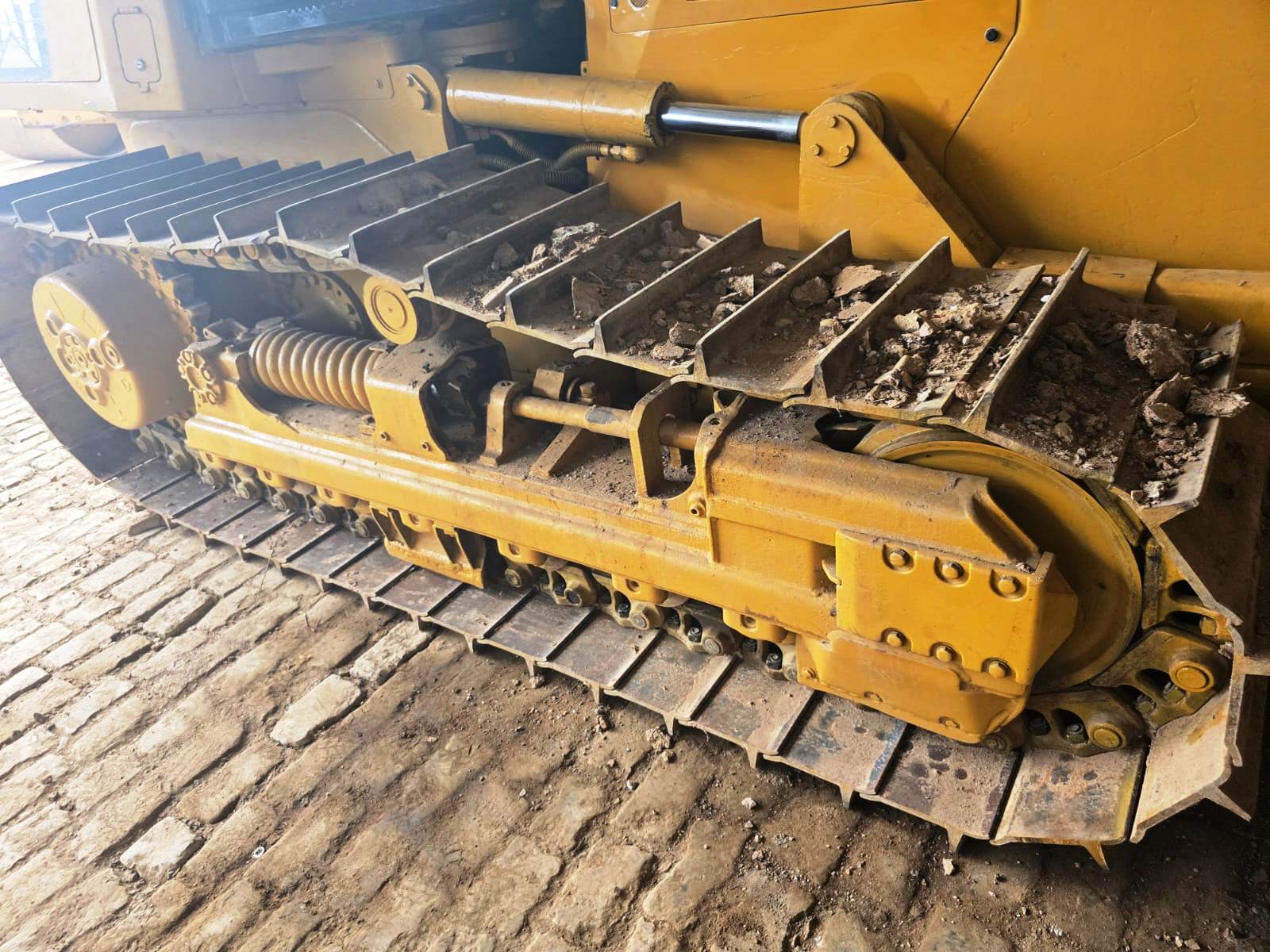 Trator de esteira Caterpillar D6K 2012 - Imagem 10