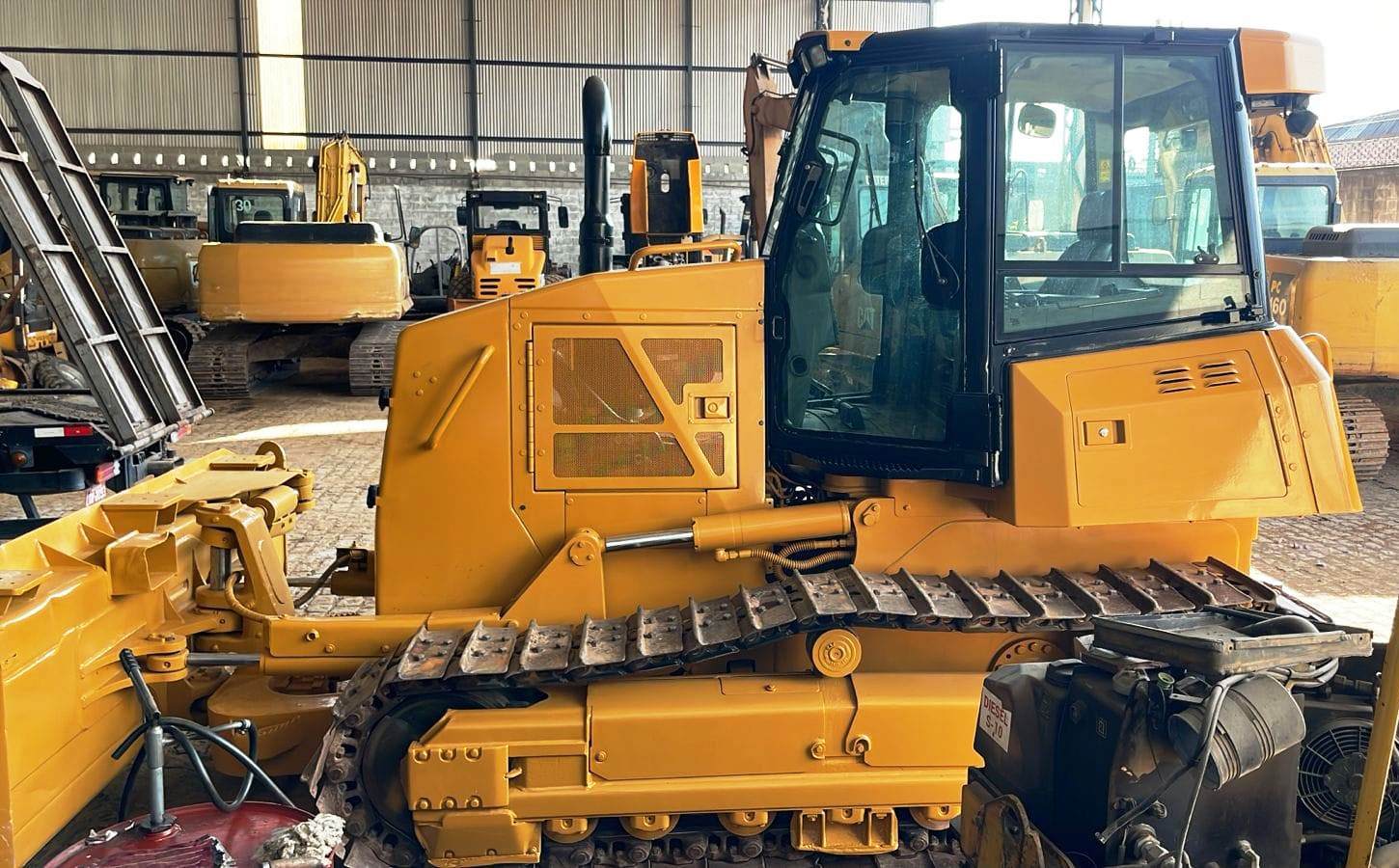 Trator de esteira Caterpillar D6K 2012 - Imagem 4