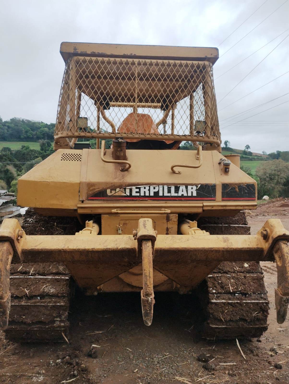 Trator de esteira Caterpillar D6M 2002 - Imagem 3