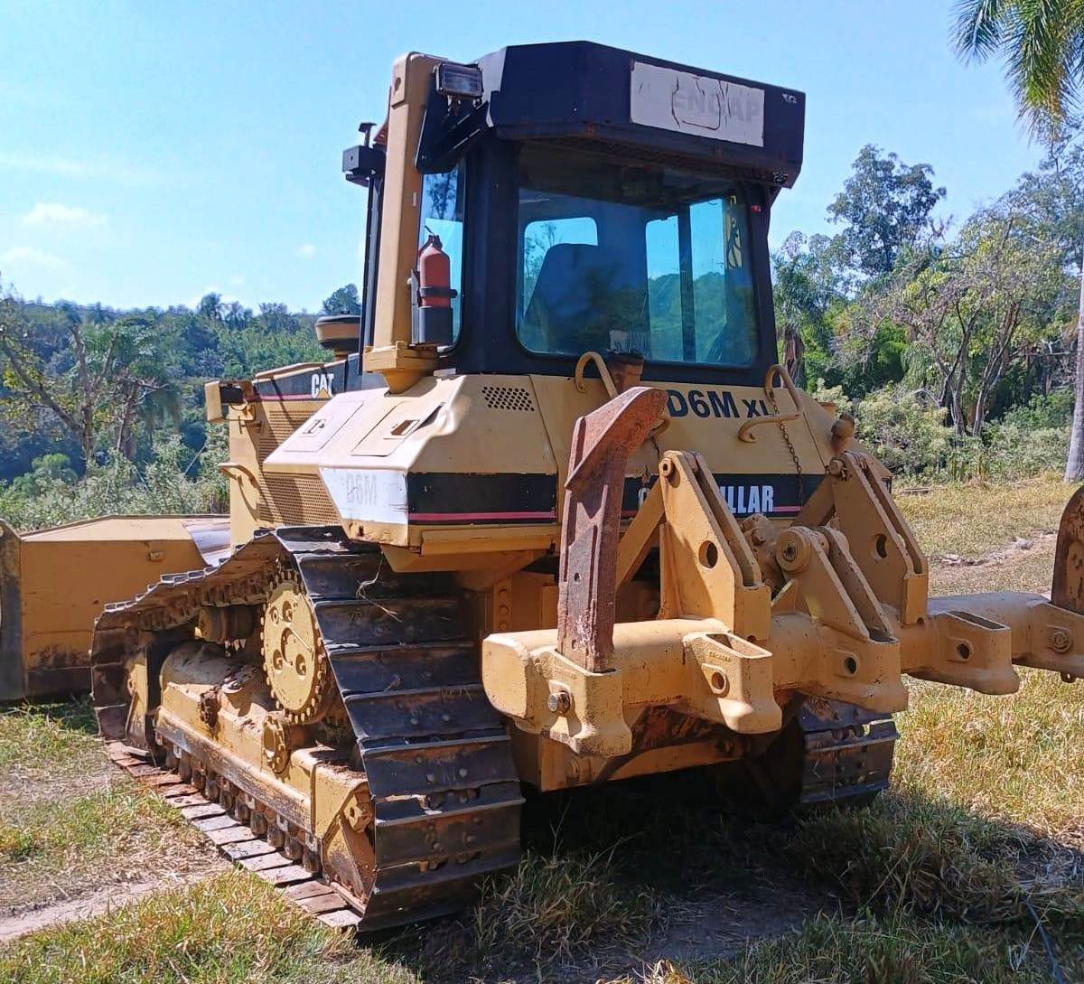 Trator de esteira Caterpillar D6M 2003 - Imagem 3