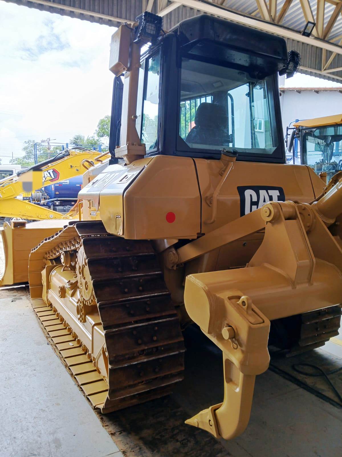 Trator de esteira Caterpillar D6N 2012 - Imagem 3