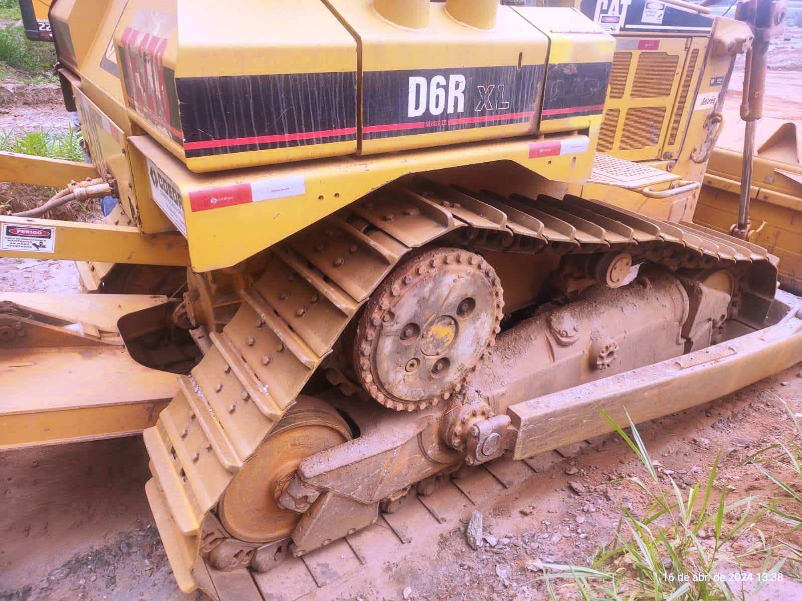 Trator de esteira Caterpillar D6R 2008 - Imagem 4