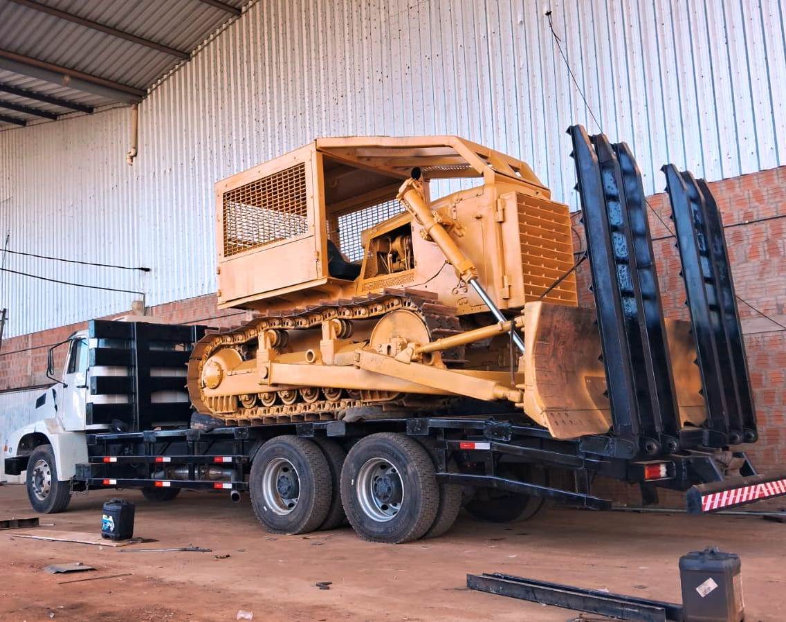 Trator de esteira Caterpillar D7F 1972 - Imagem 1