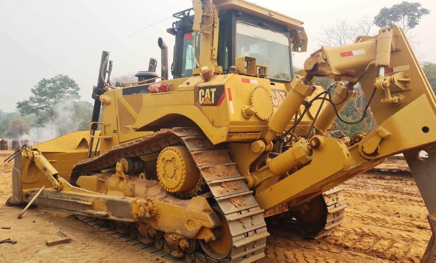 Trator de esteira Caterpillar D8T 2011 - Imagem 2