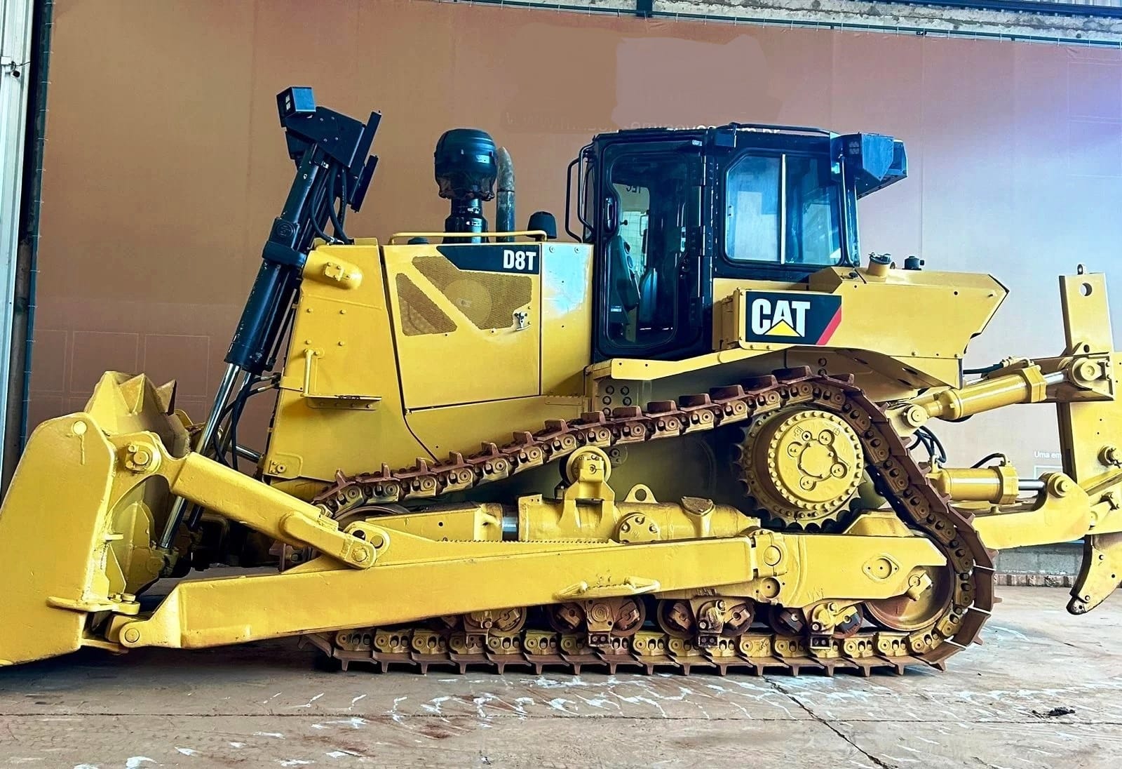 Trator de esteira Caterpillar D8T 2017 - Imagem 2