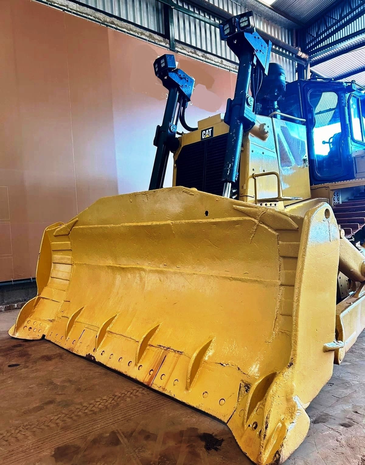 Trator de esteira Caterpillar D8T 2017 - Imagem 3