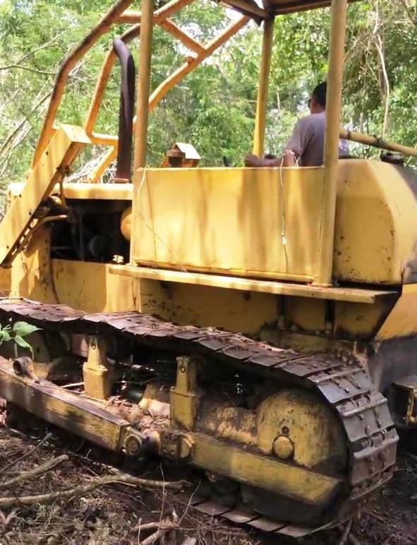 Trator de esteira Komatsu  D50 1987 - Imagem 10