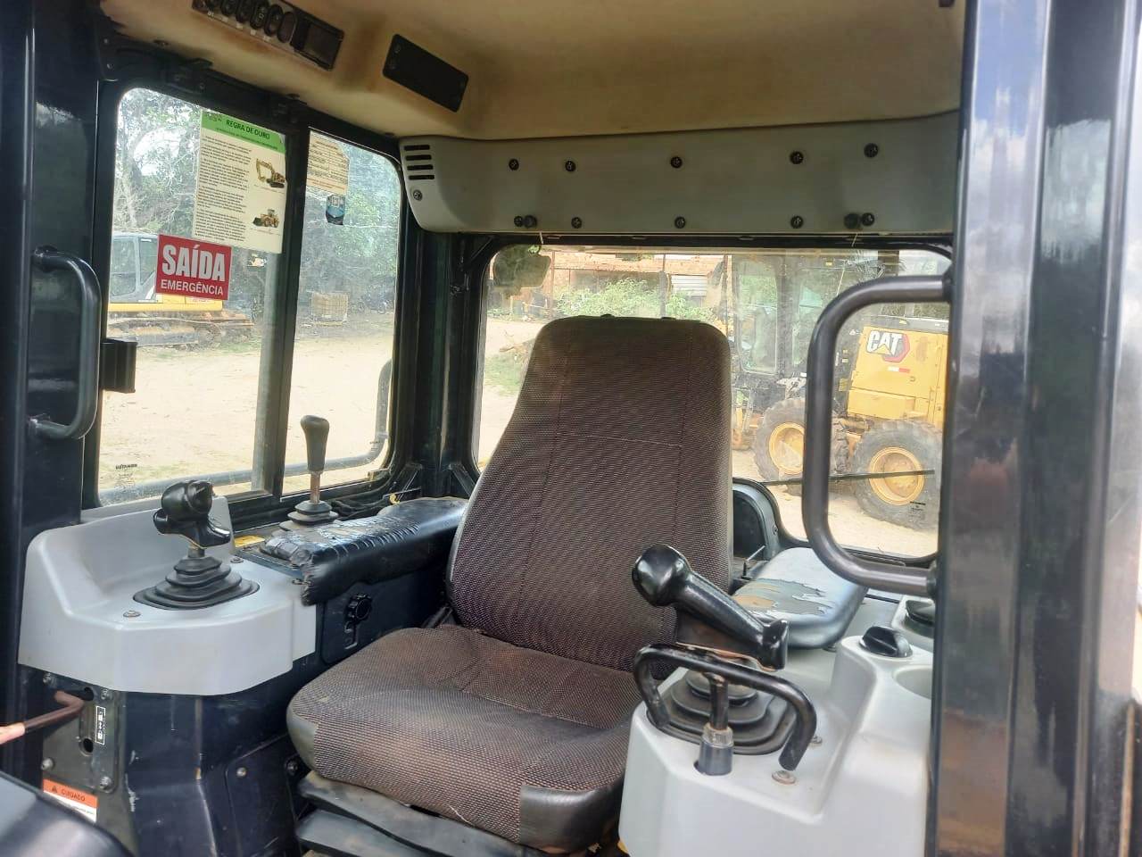 Trator de esteira Komatsu D51 2019 - Imagem 10