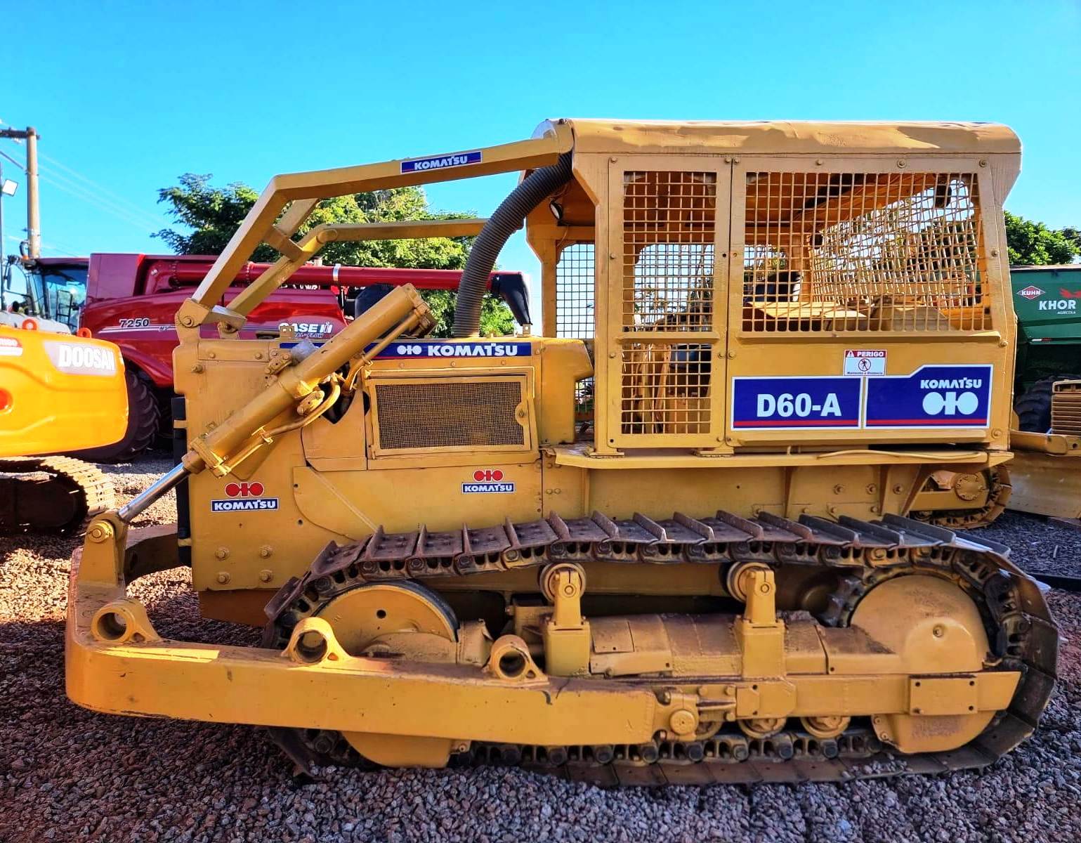 Trator de esteira Komatsu D60 1980 - Imagem 2