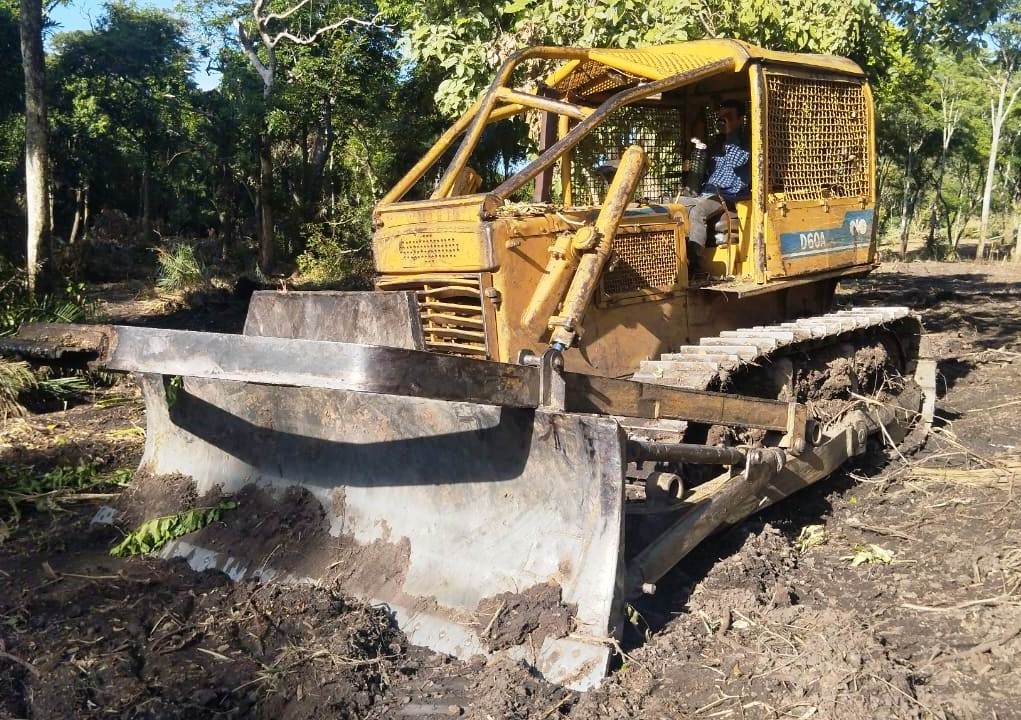 Trator de esteira Komatsu D60 1985 - Imagem 1