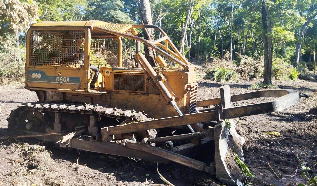 Trator de esteira Komatsu D60 1985 - Imagem 3