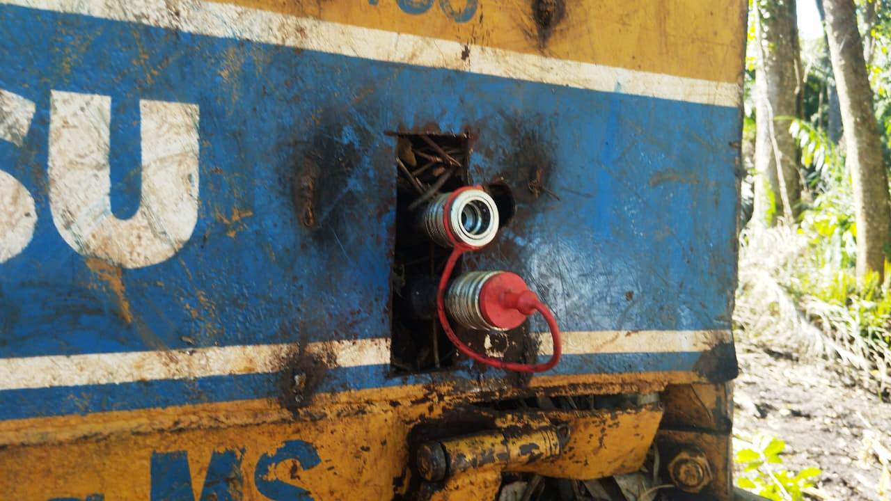 Trator de esteira Komatsu D60 1985 - Imagem 7