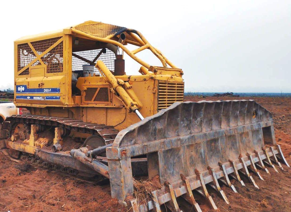 Trator de esteira Komatsu D60 1994 - Imagem 1