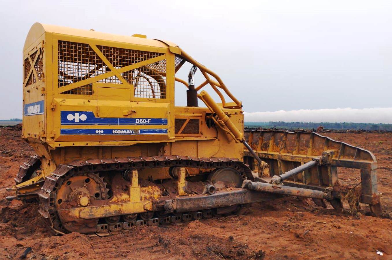 Trator de esteira Komatsu D60 1994 - Imagem 3