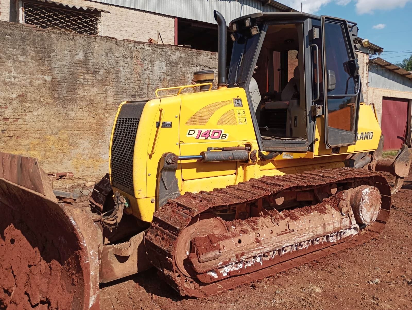 Trator de esteira New Holland D140 2017 - Imagem 1