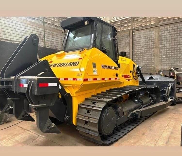Trator de esteira New Holland D 180 2016 - Imagem 4