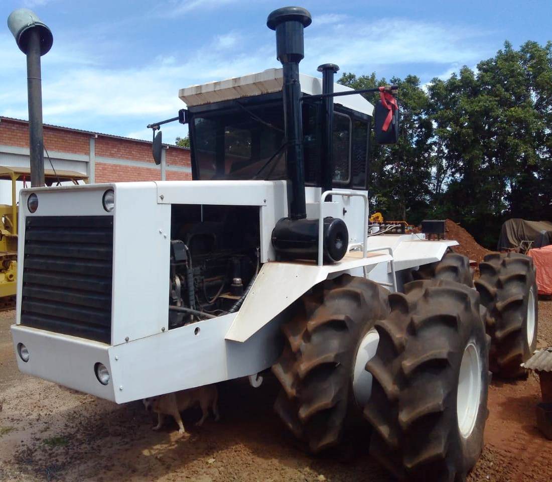 Trator Pneu Müller TM25 1984 - Imagem 2