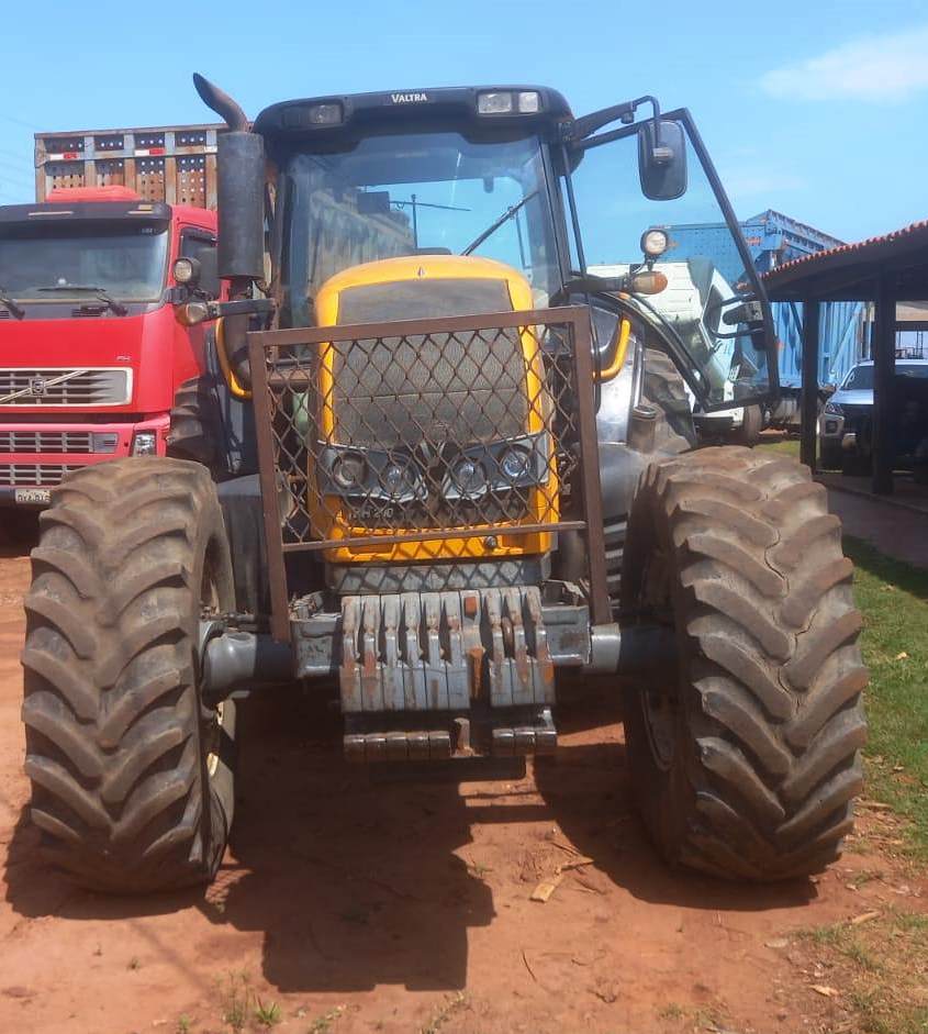 Trator Pneu Valtra BH200 2014 - Imagem 6