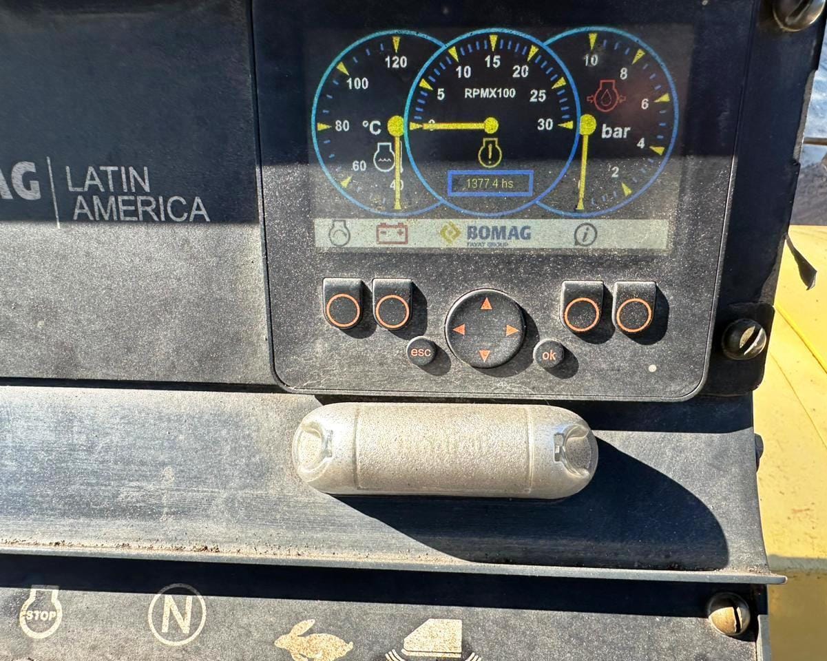 Vibroacabadora Bomag VDA400 2023 - Imagem 6
