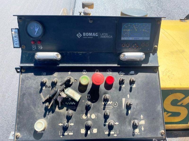 Vibroacabadora Bomag VDA 700 2022 - Imagem 6
