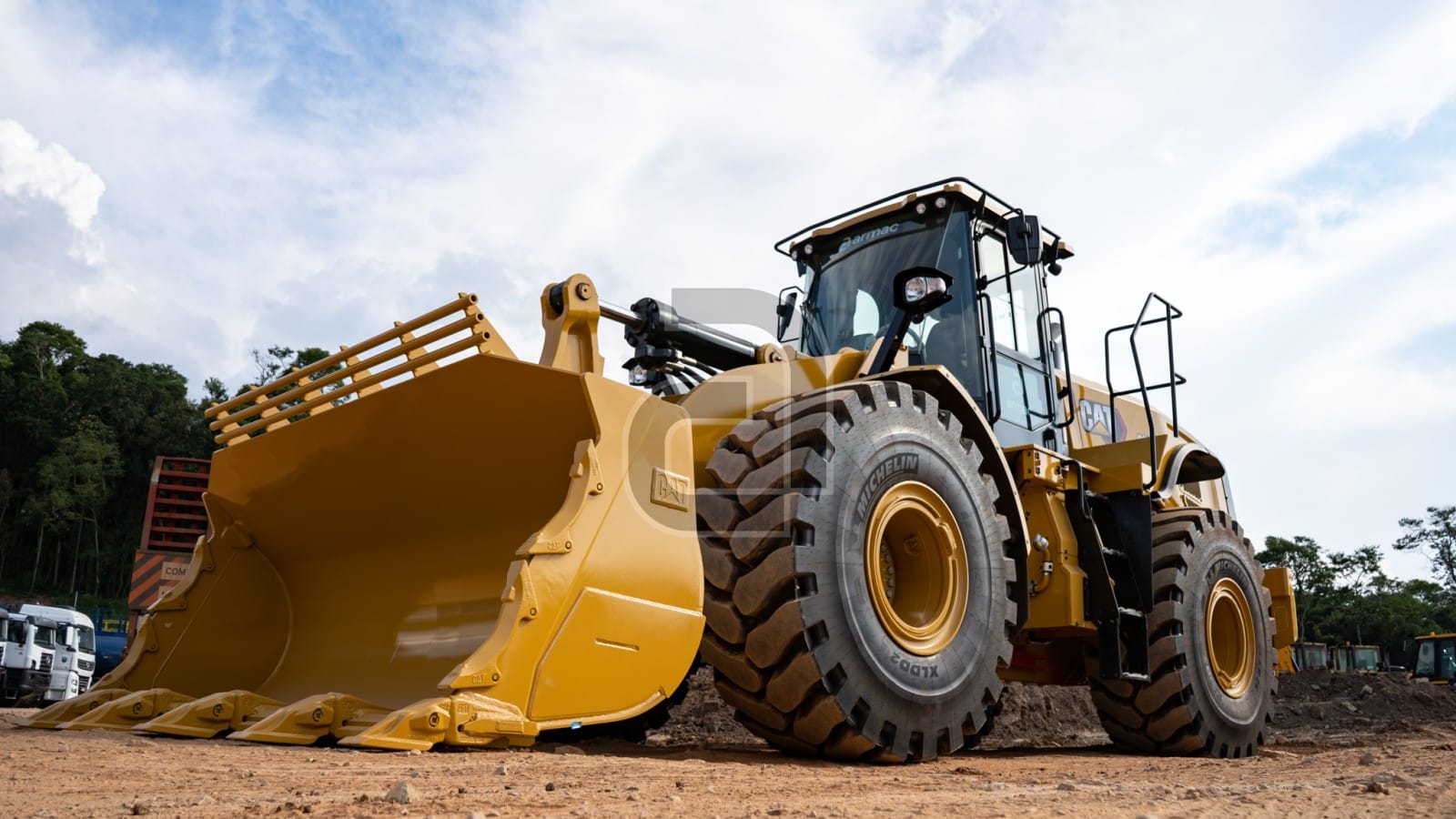 Pá Carregadeira CAT  966L 2022 - Imagem 1