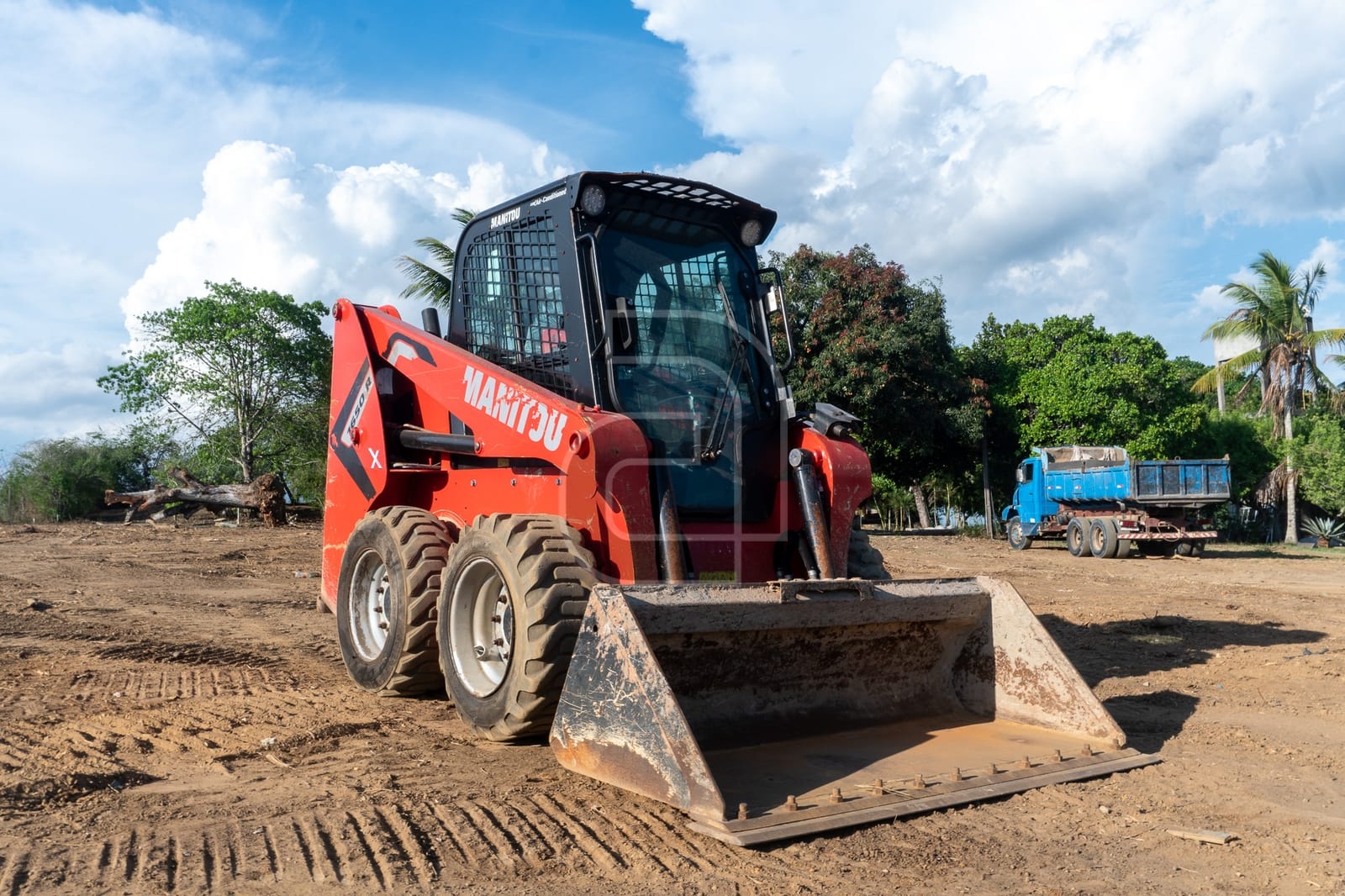 Mini Carregadeira Manitou 1650R 2022 - Imagem 1