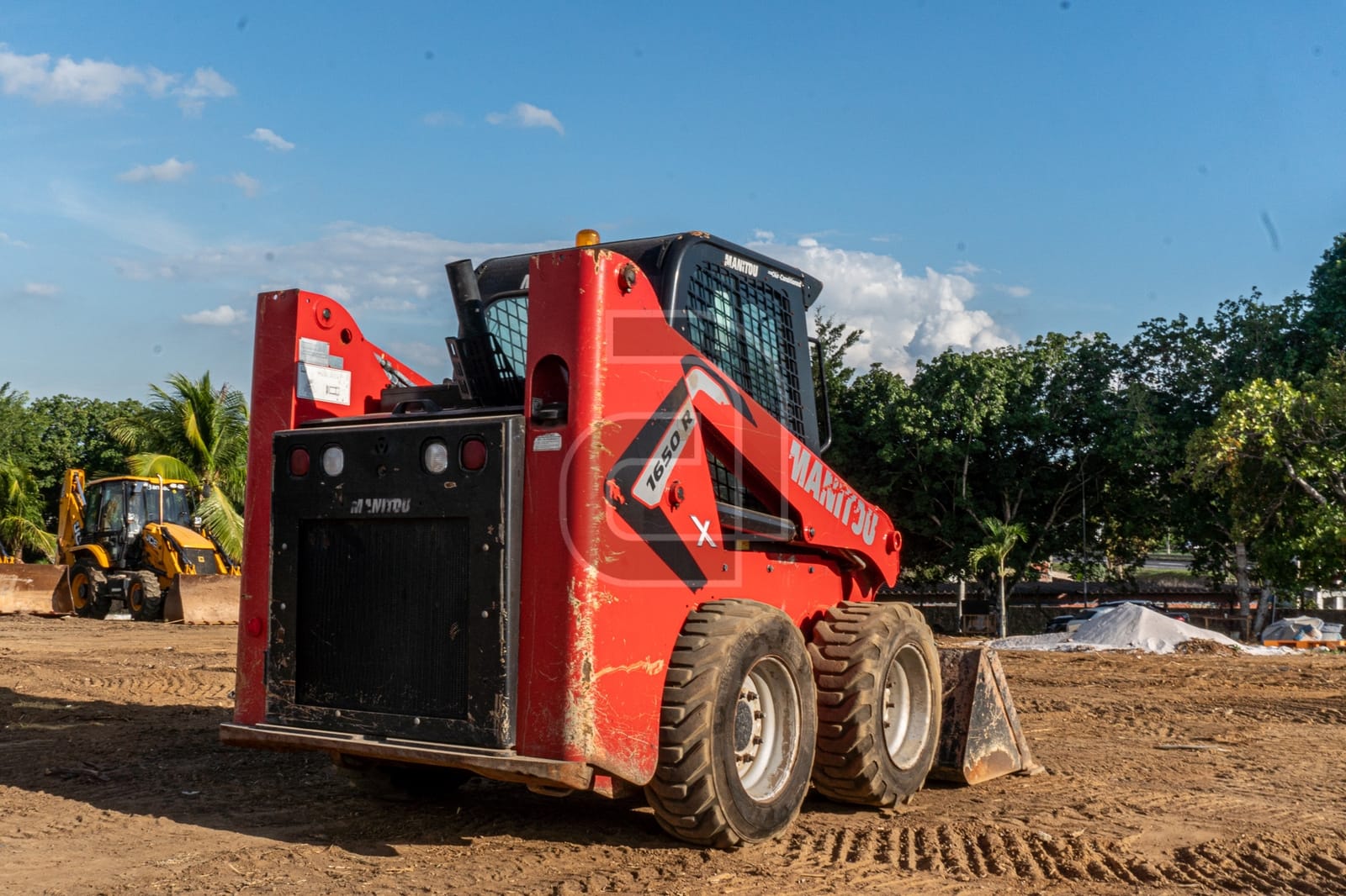 Mini Carregadeira Manitou 1650R 2022 - Imagem 2