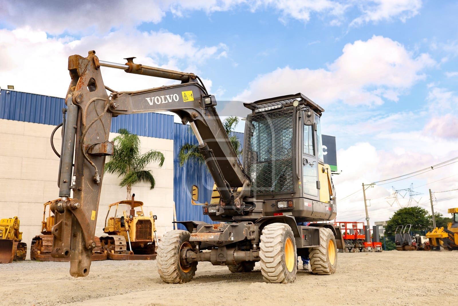 Mini Escavadeira Volvo EW60C 2023 - Imagem 4