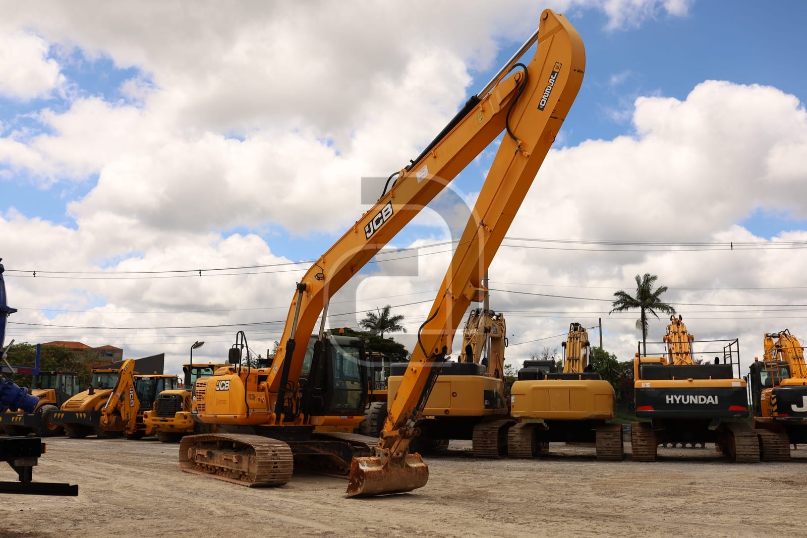 Escavadeira JCB JS 220 LR 2021 - Imagem 4