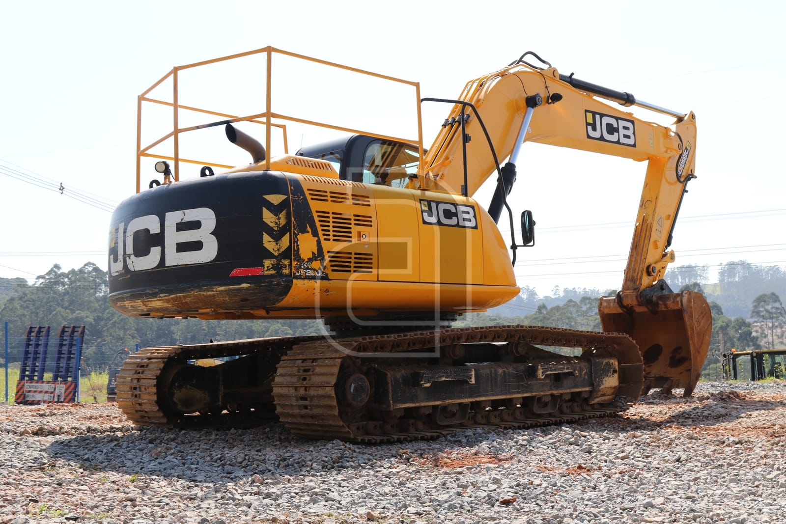 Escavadeira JCB JS220 LC 2022 - Imagem 2