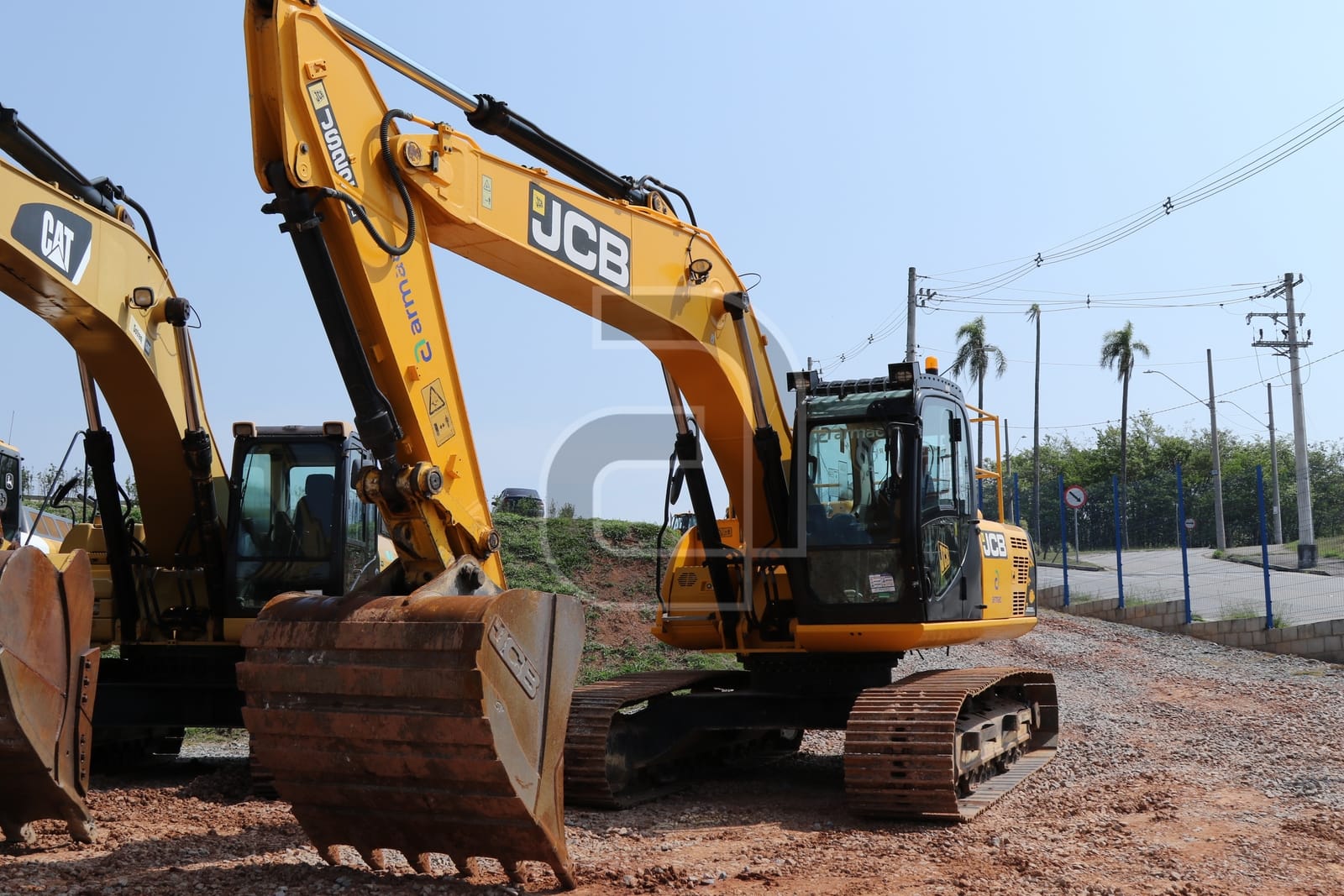 Escavadeira JCB JS220 LC 2021 - Imagem 1