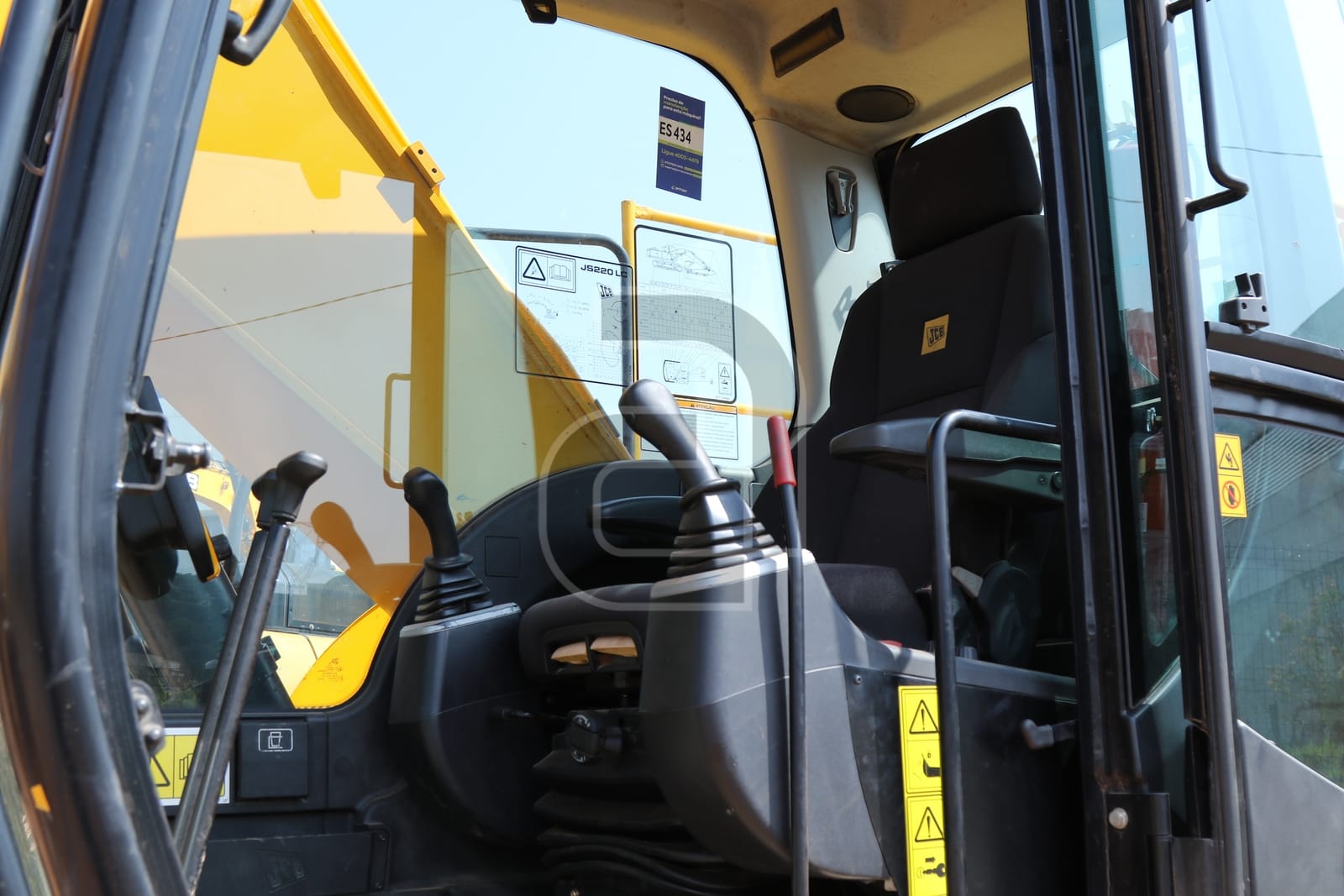 Escavadeira JCB JS220 LC 2021 - Imagem 4